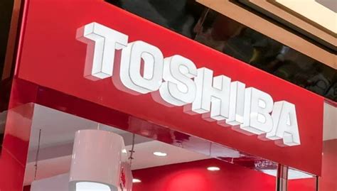 T­o­s­h­i­b­a­ ­i­k­i­y­e­ ­b­ö­l­ü­n­ü­y­o­r­